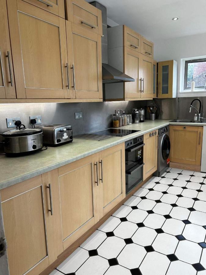 ホテル Don'T Wake Me Up. South London. Sleeps 6 エクステリア 写真